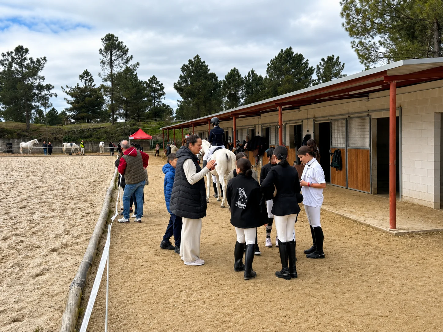 Actividad junto a las cuadras de San Amaro